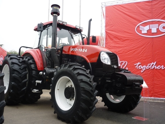 YTO-LG1504 Çiftlik Tarım Tekerlekli Traktör 50HP-200HP