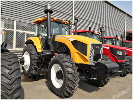 YTO-LG1504 Çiftlik Tarım Tekerlekli Traktör 50HP-200HP