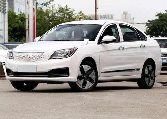 120kw 230NM Uzun Menzilli Dongfeng Elektrikli Arabalar Sedan AEOLUS E70